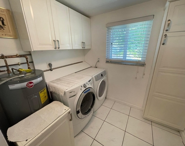 845 Nw 10th Avenue - Photo Thumbnail 6