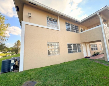 843 Twin Lakes Drive - Photo Thumbnail 8