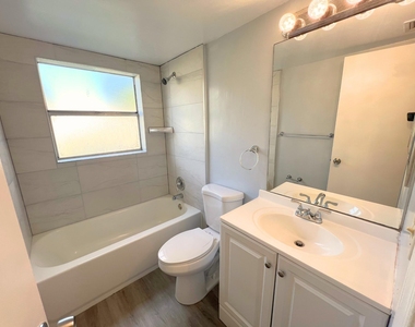 843 Twin Lakes Drive - Photo Thumbnail 5
