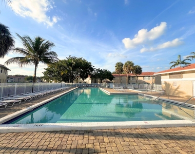 843 Twin Lakes Drive - Photo Thumbnail 10
