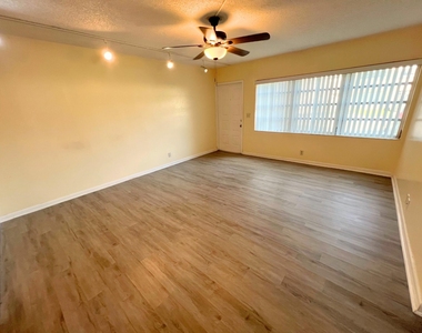 843 Twin Lakes Drive - Photo Thumbnail 1
