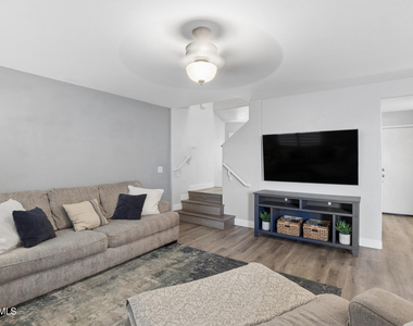 38257 N Jonathan Street - Photo Thumbnail 9