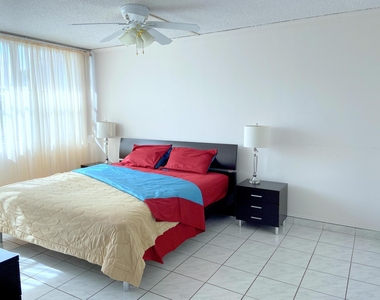 16546 Ne 26 Avenue - Photo Thumbnail 5