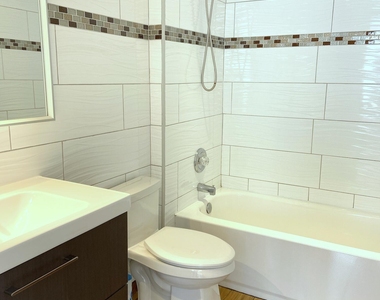 16546 Ne 26 Avenue - Photo Thumbnail 2