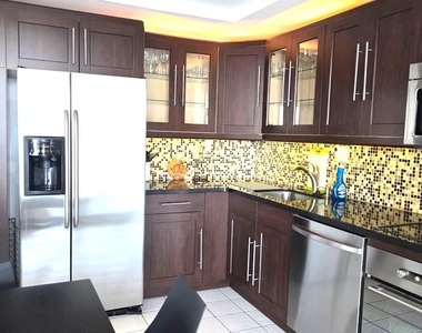 16546 Ne 26 Avenue - Photo Thumbnail 8