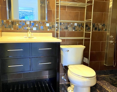 16546 Ne 26 Avenue - Photo Thumbnail 4