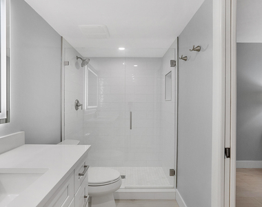 269 Ne Edgewater Drive - Photo Thumbnail 11