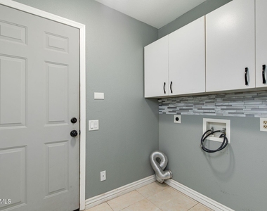 4250 E Encinas Avenue - Photo Thumbnail 29