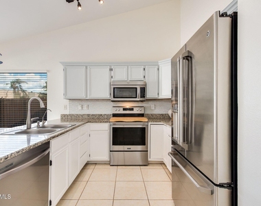 4250 E Encinas Avenue - Photo Thumbnail 11