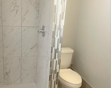 1125 E Devonshire Avenue - Photo Thumbnail 9
