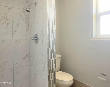 1125 E Devonshire Avenue - Photo Thumbnail 8