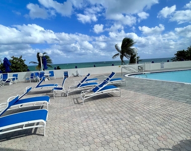 4250 Galt Ocean Drive - Photo Thumbnail 10