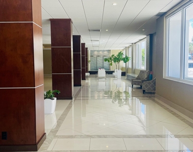 4250 Galt Ocean Drive - Photo Thumbnail 16