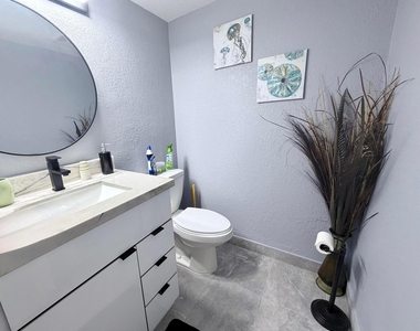 150 Sw 134th Way - Photo Thumbnail 5