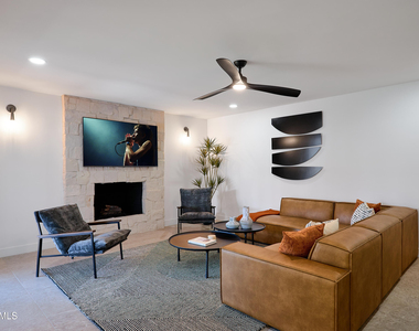 6242 E Redfield Road - Photo Thumbnail 11
