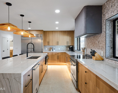 6242 E Redfield Road - Photo Thumbnail 18