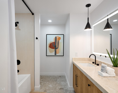6242 E Redfield Road - Photo Thumbnail 44