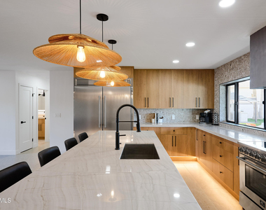 6242 E Redfield Road - Photo Thumbnail 16