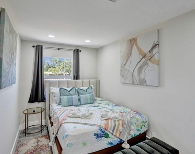 8047 Nw 1st Place - Photo Thumbnail 16