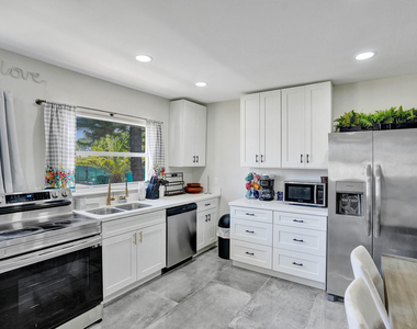 8047 Nw 1st Place - Photo Thumbnail 9