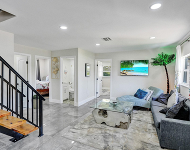 8047 Nw 1st Place - Photo Thumbnail 3