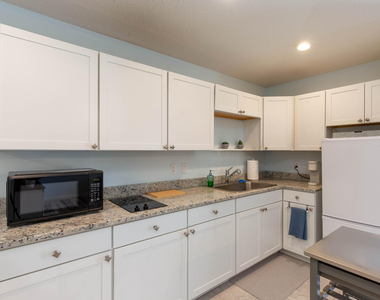 352 Window Rock Drive - Photo Thumbnail 5