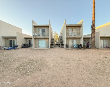 2833 E Kathleen Road - Photo Thumbnail 15