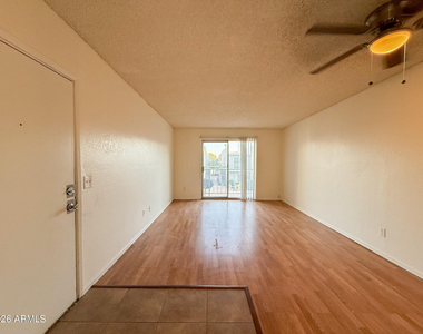 2833 E Kathleen Road - Photo Thumbnail 2