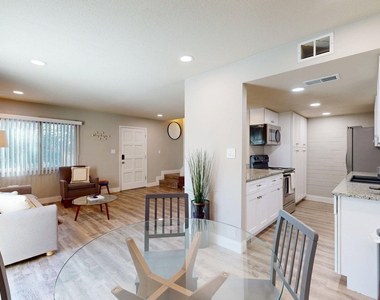 4216 N 81st Street - Photo Thumbnail 3