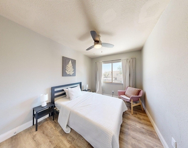 4216 N 81st Street - Photo Thumbnail 11