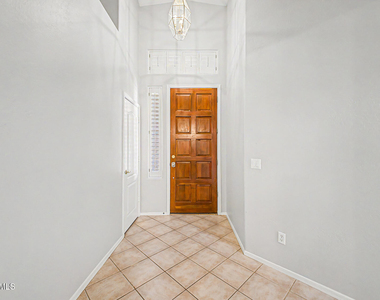 13778 W Vernon Avenue - Photo Thumbnail 2