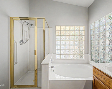 13778 W Vernon Avenue - Photo Thumbnail 14
