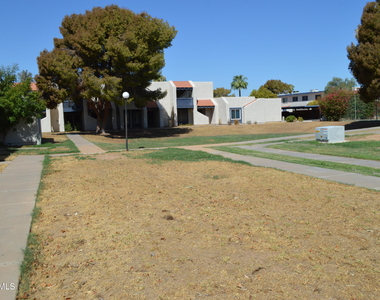 5442 W El Caminito Drive - Photo Thumbnail 2