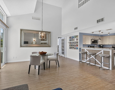 1209 Mainsail - Photo Thumbnail 12