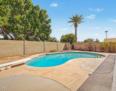 5403 S Heather Drive - Photo Thumbnail 30