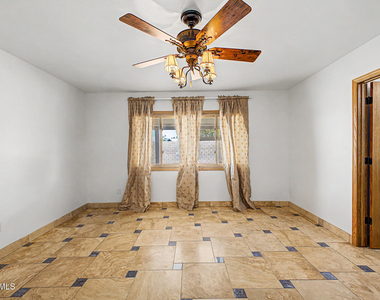 5403 S Heather Drive - Photo Thumbnail 16
