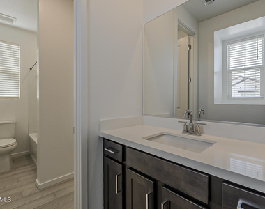 2434 W Rowel Road - Photo Thumbnail 22