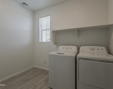 2434 W Rowel Road - Photo Thumbnail 29