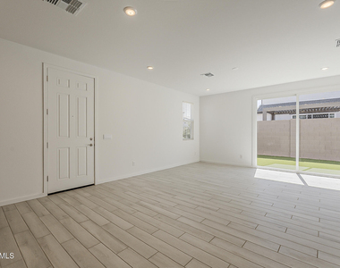 2434 W Rowel Road - Photo Thumbnail 5