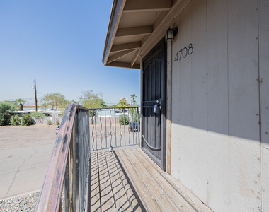 4708 E Portland Street - Photo Thumbnail 4