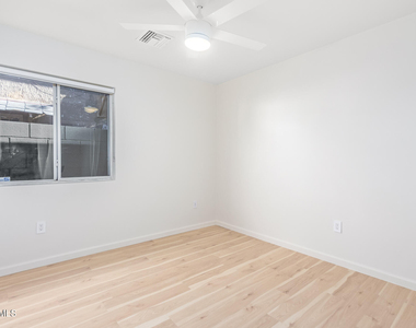 1402 E Pierce Street - Photo Thumbnail 11