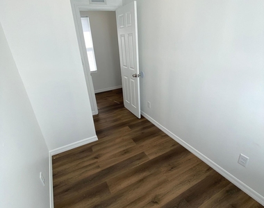 641 6th Street - Photo Thumbnail 10