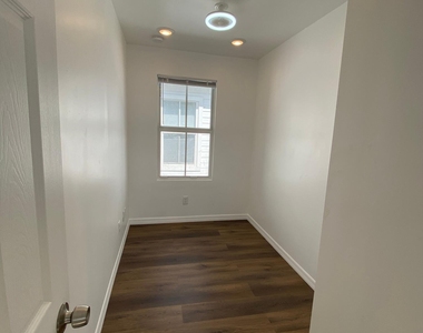 641 6th Street - Photo Thumbnail 9