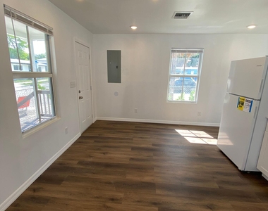 641 6th Street - Photo Thumbnail 4