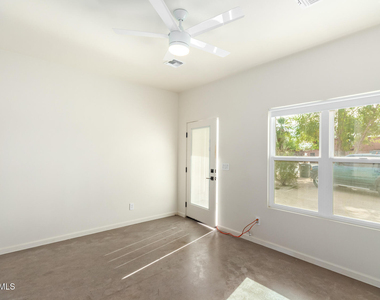 1402 E Pierce Street - Photo Thumbnail 1