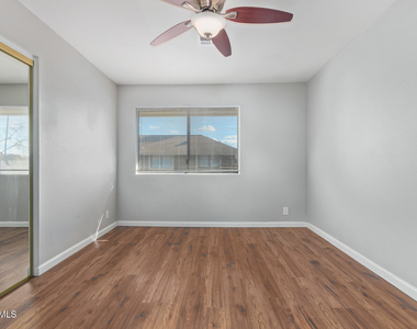 1237 N 84th Place - Photo Thumbnail 7