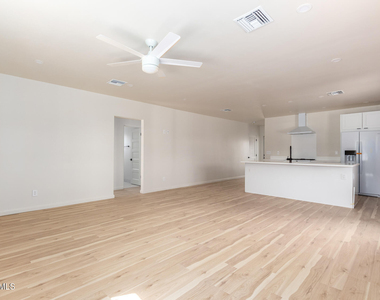 1332 E Diamond Street - Photo Thumbnail 3