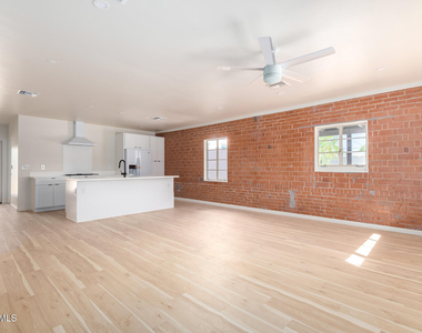 1332 E Diamond Street - Photo Thumbnail 2