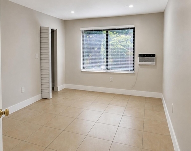 6220 Sw 27th Street - Photo Thumbnail 5