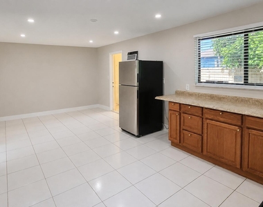 6220 Sw 27th Street - Photo Thumbnail 3